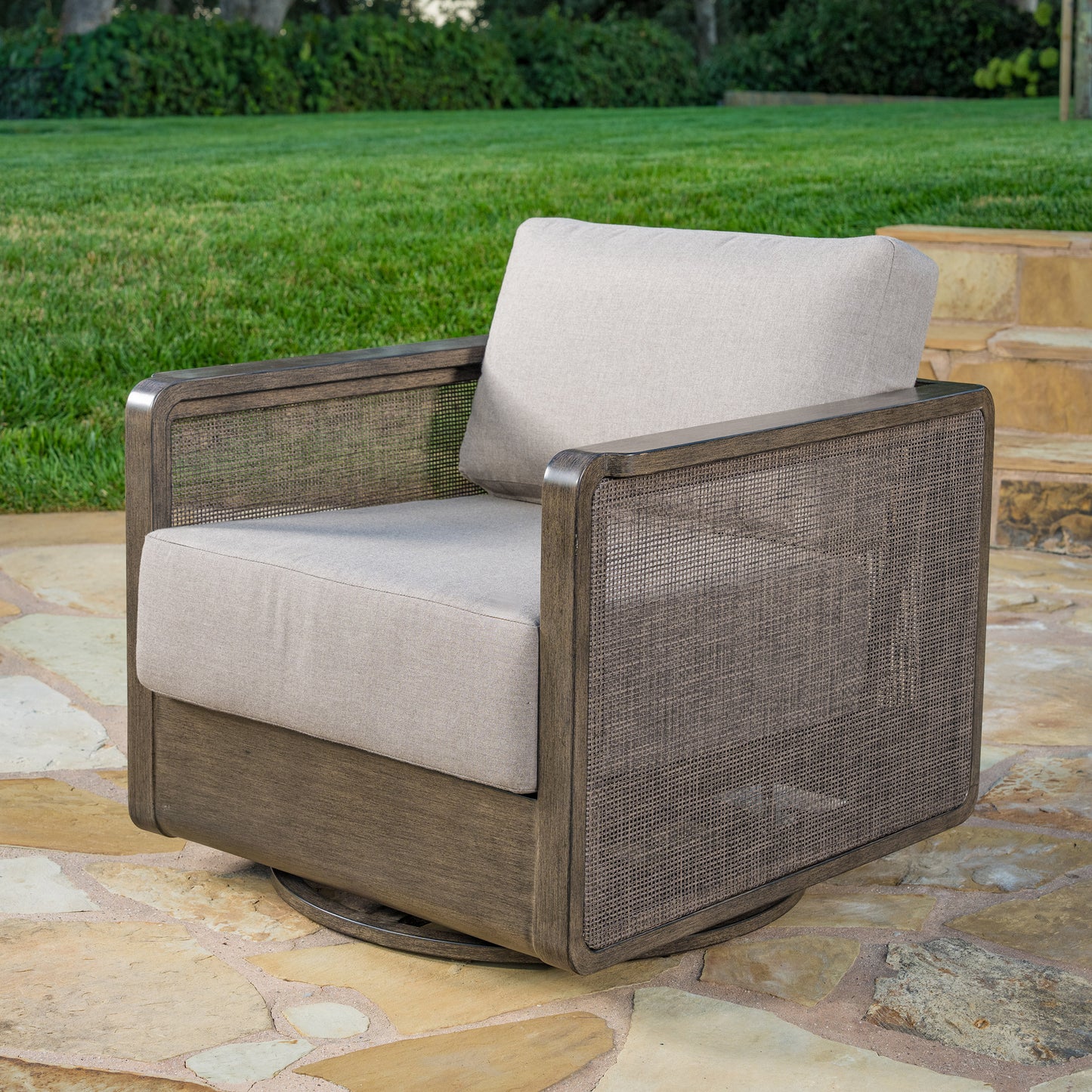 SunVilla Camille 4-piece Outdoor Patio Seating Set