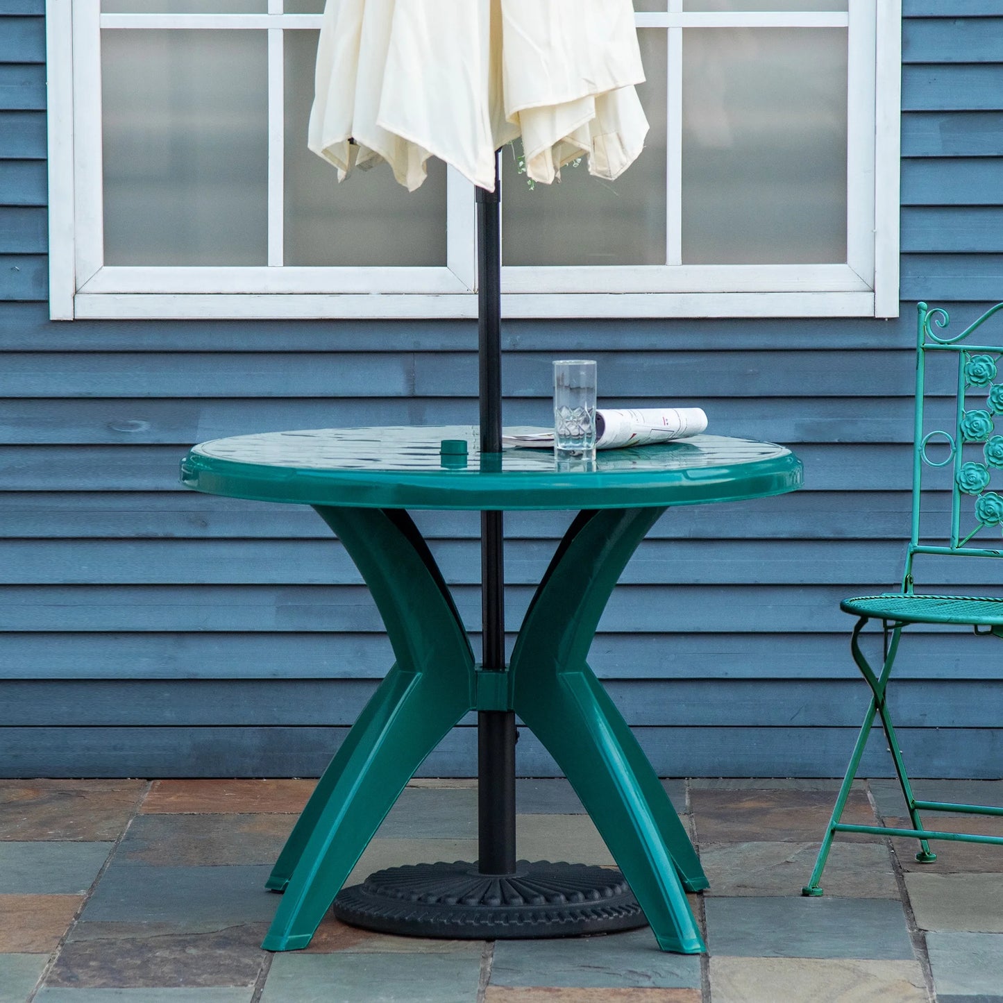 SKTPI Outdoor Plastic Dining Table w/Umbrella Hole, Outdoor End Table, Patio Coffee Bistro Table for Indoor, Garden, Porch, Balcony, White