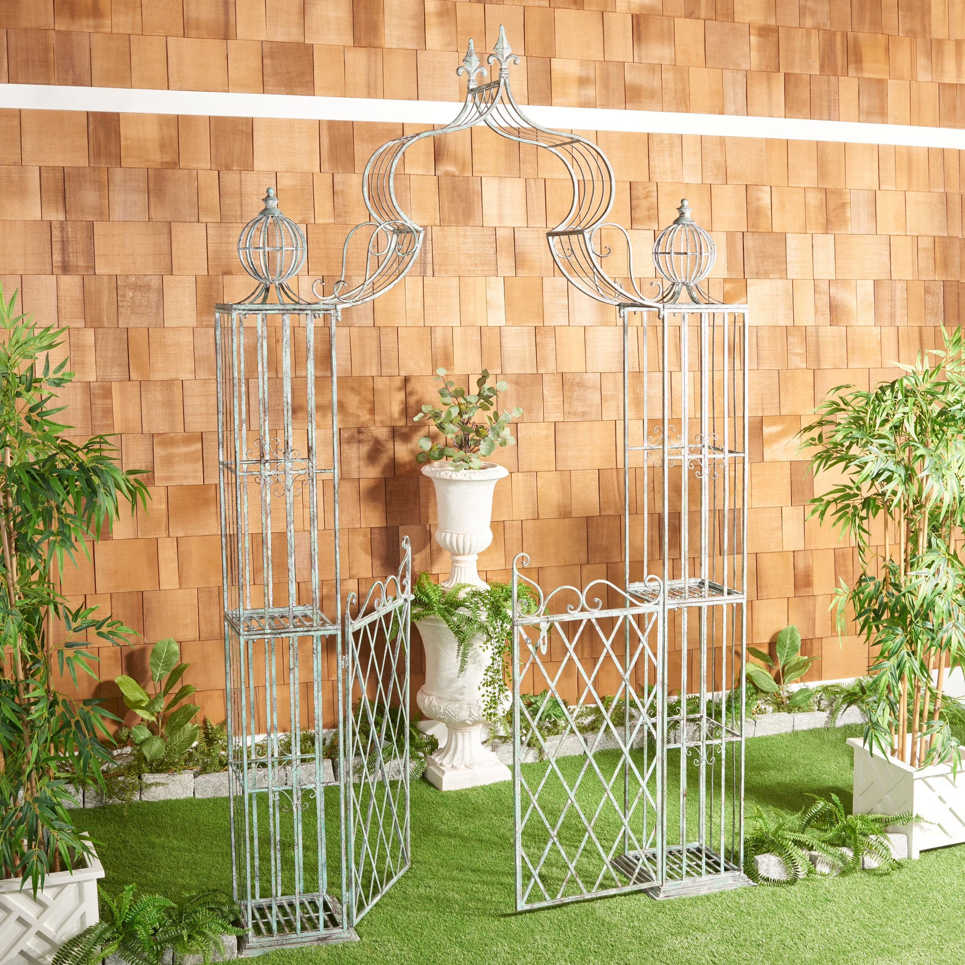 SAFAVIEH Beatrix Outdoor Patio Arbor with Door, Antique Green