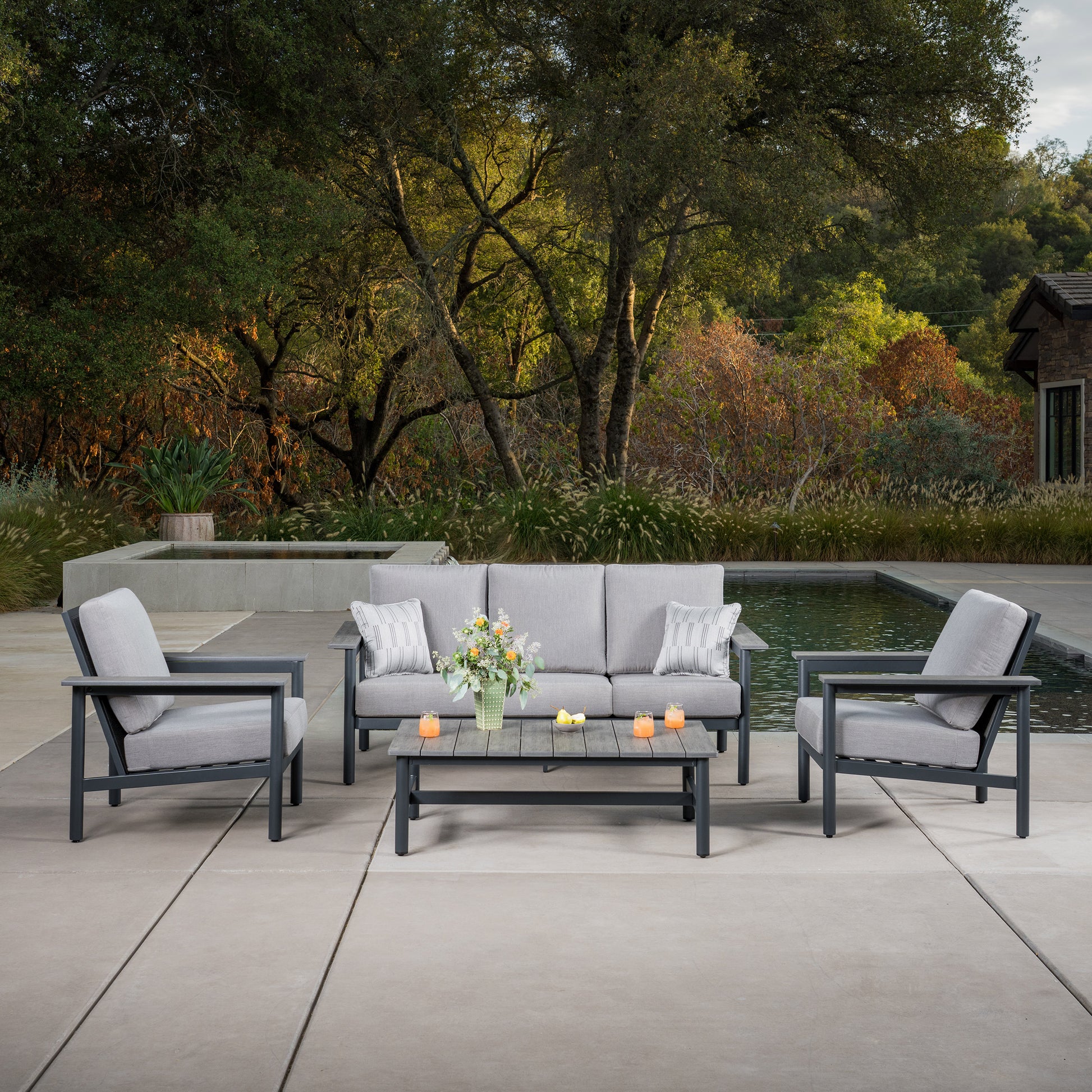 SunVilla Citadel 4-Piece Outdoor Patio Seating Set