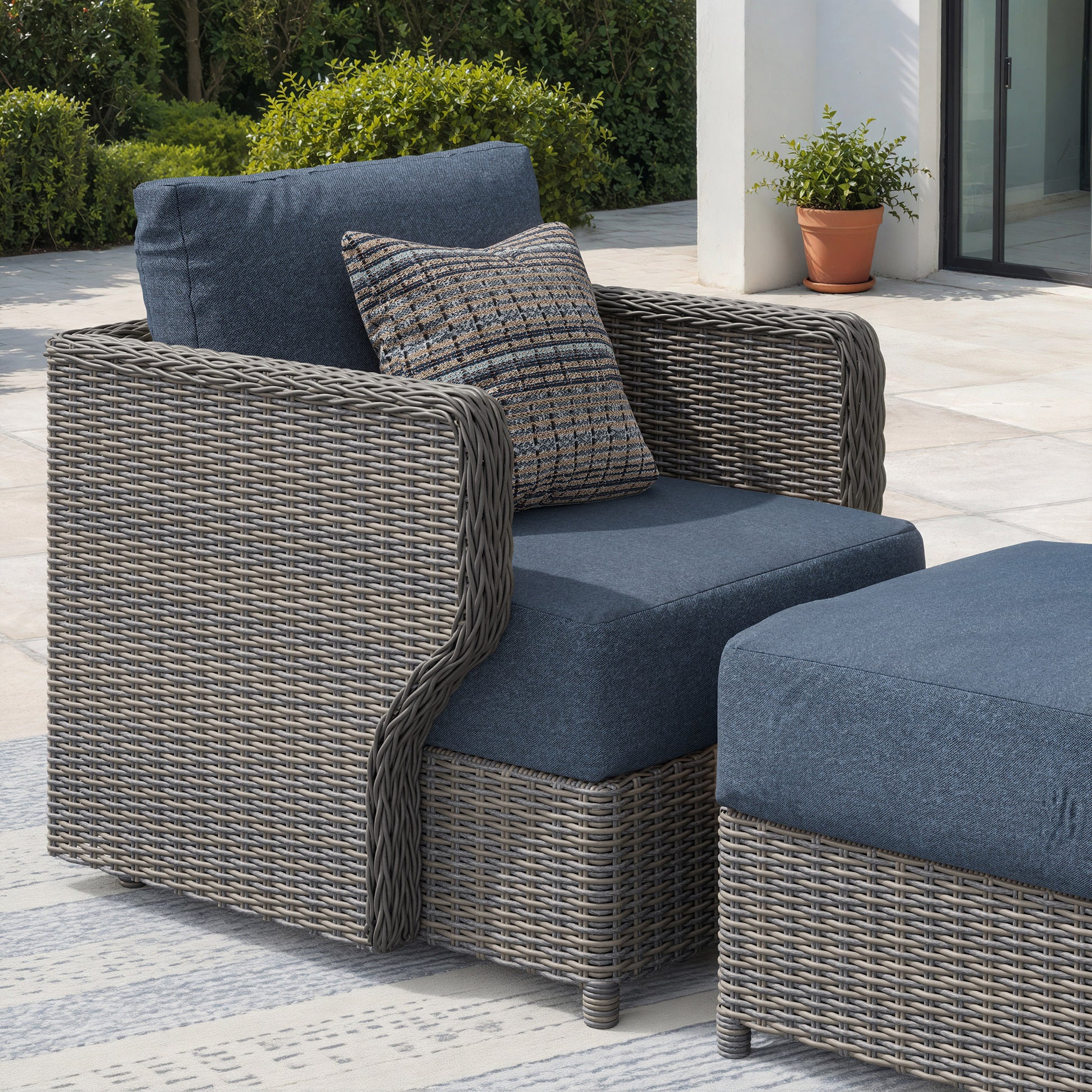 Sirio Richmond 8-piece Outdoor Patio Seating Set