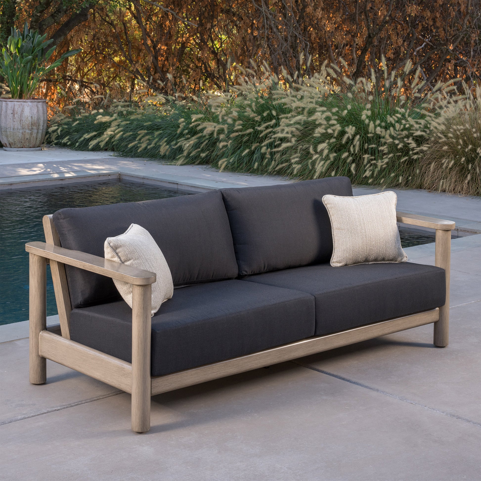 SunVilla Barton 4-piece Outdoor Patio Seating Set