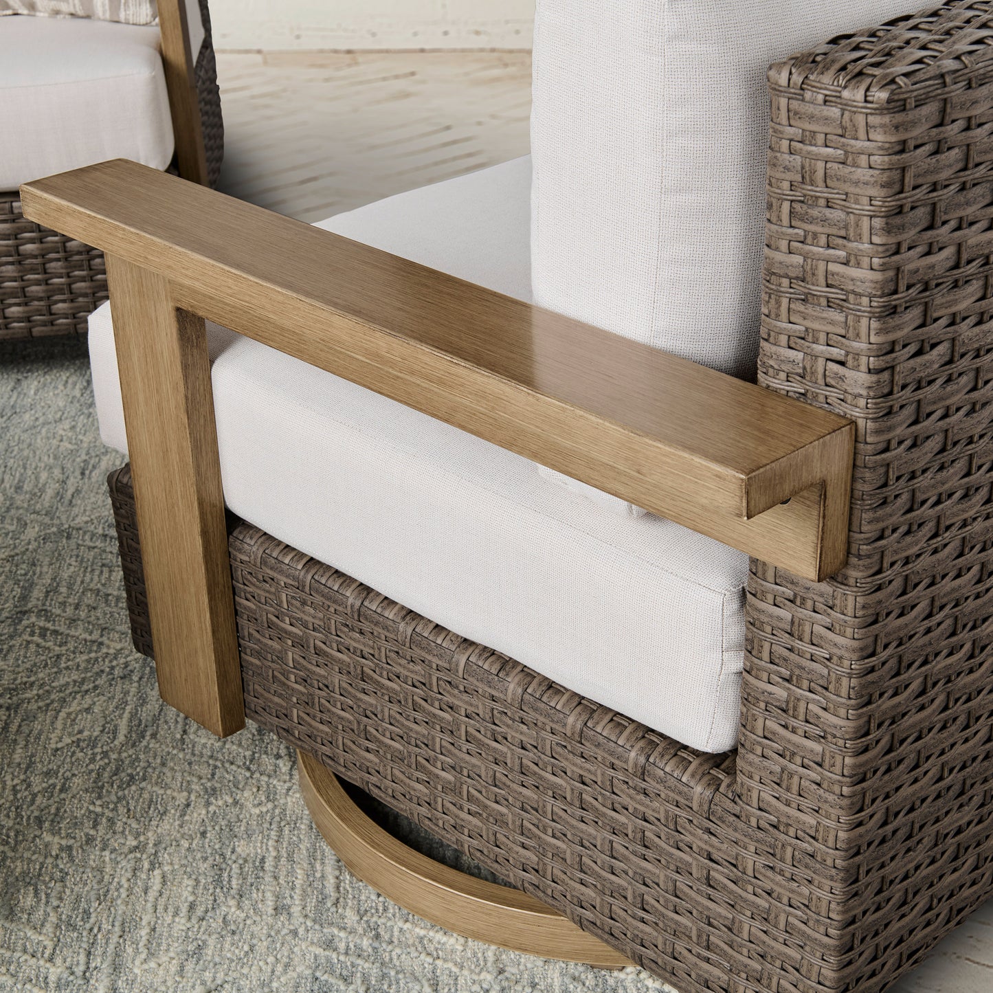 Agio Juniper 4-piece Patio Seating Set