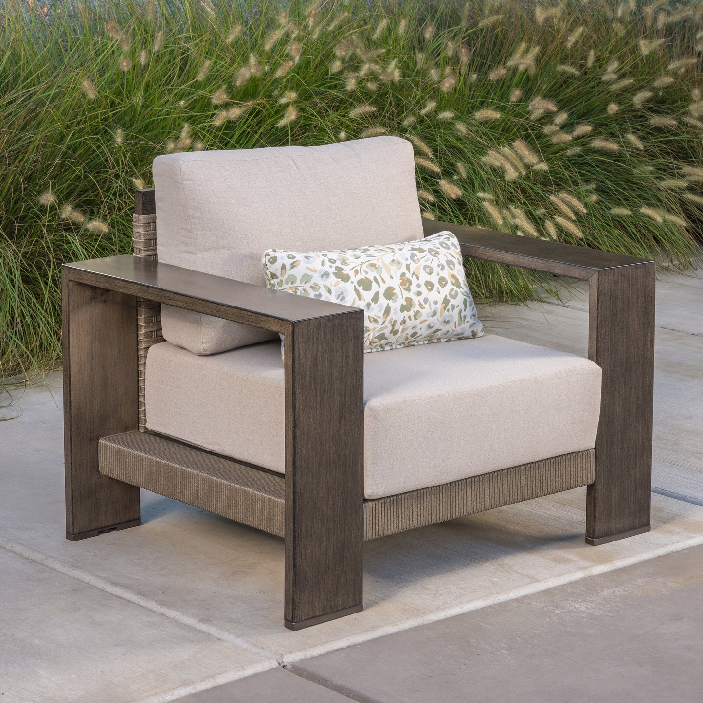 SunVilla Bedford XL 4-piece Outdoor Patio Seating Set