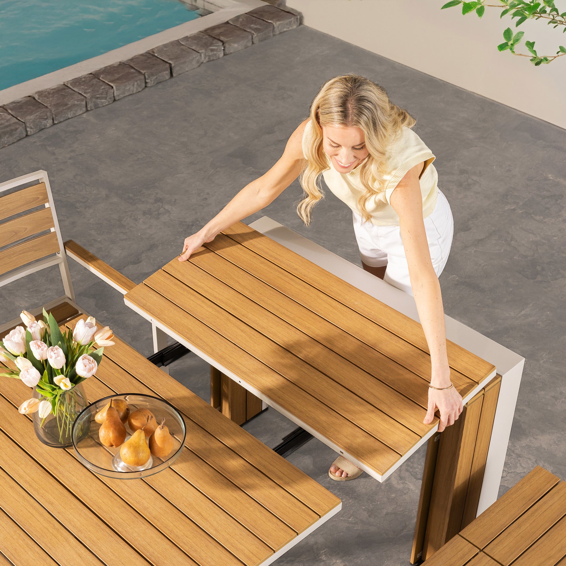 Transformer Table Extendable Outdoor Patio Dining Set