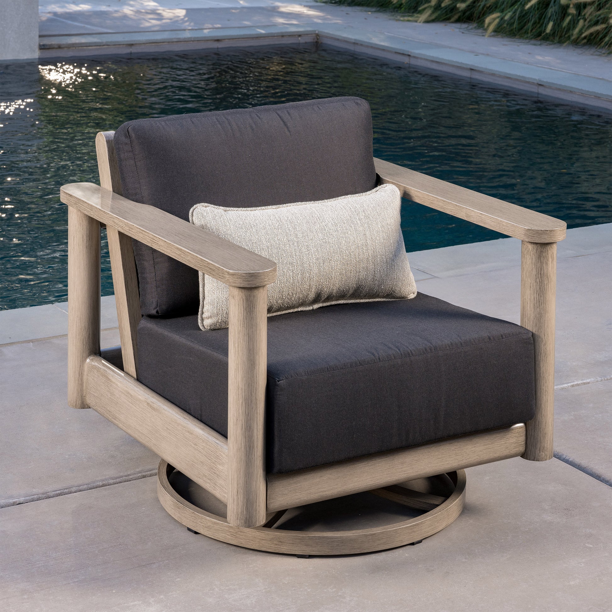 SunVilla Barton 4-piece Outdoor Patio Seating Set