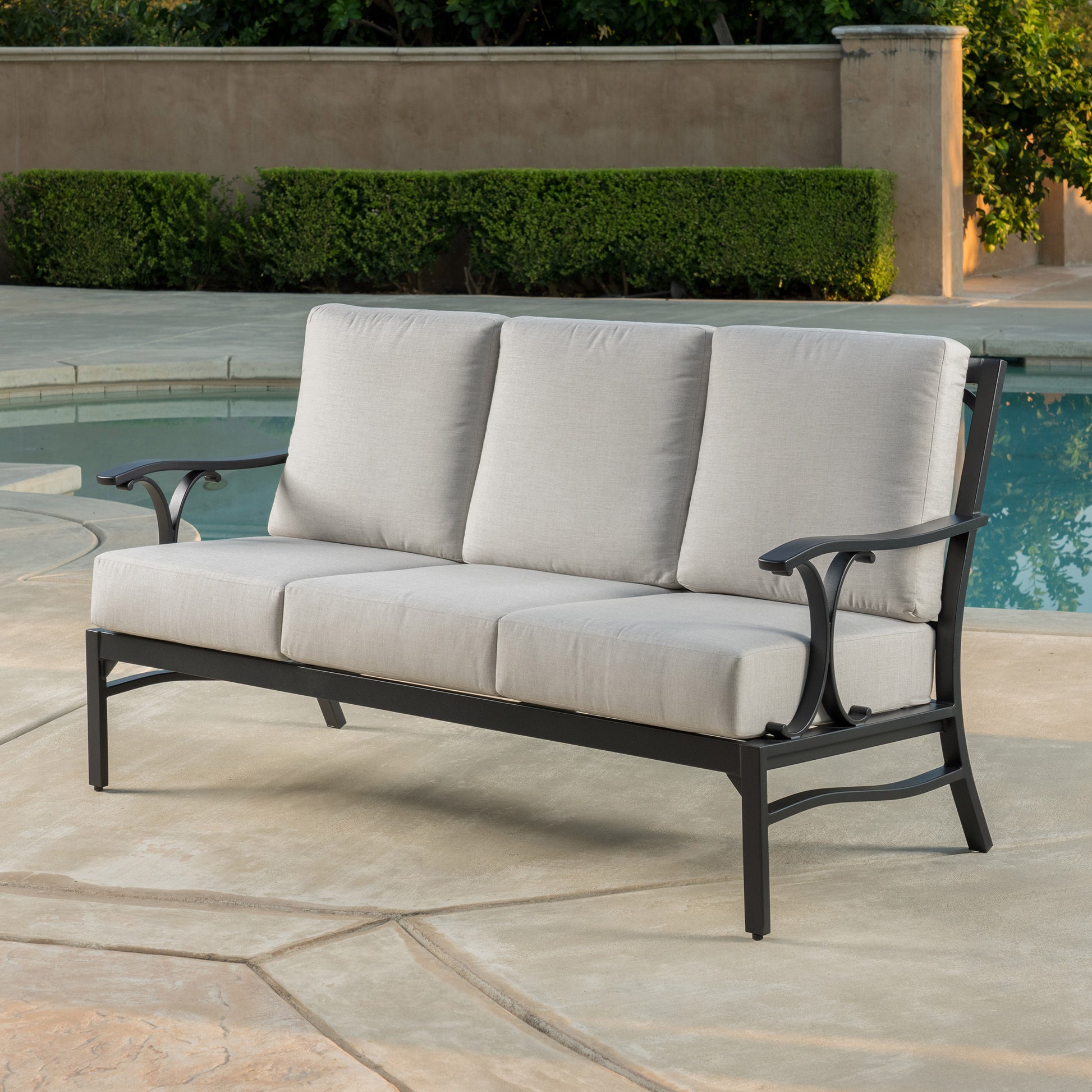 SunVilla Abington 4-piece Outdoor Patio Seating Set
