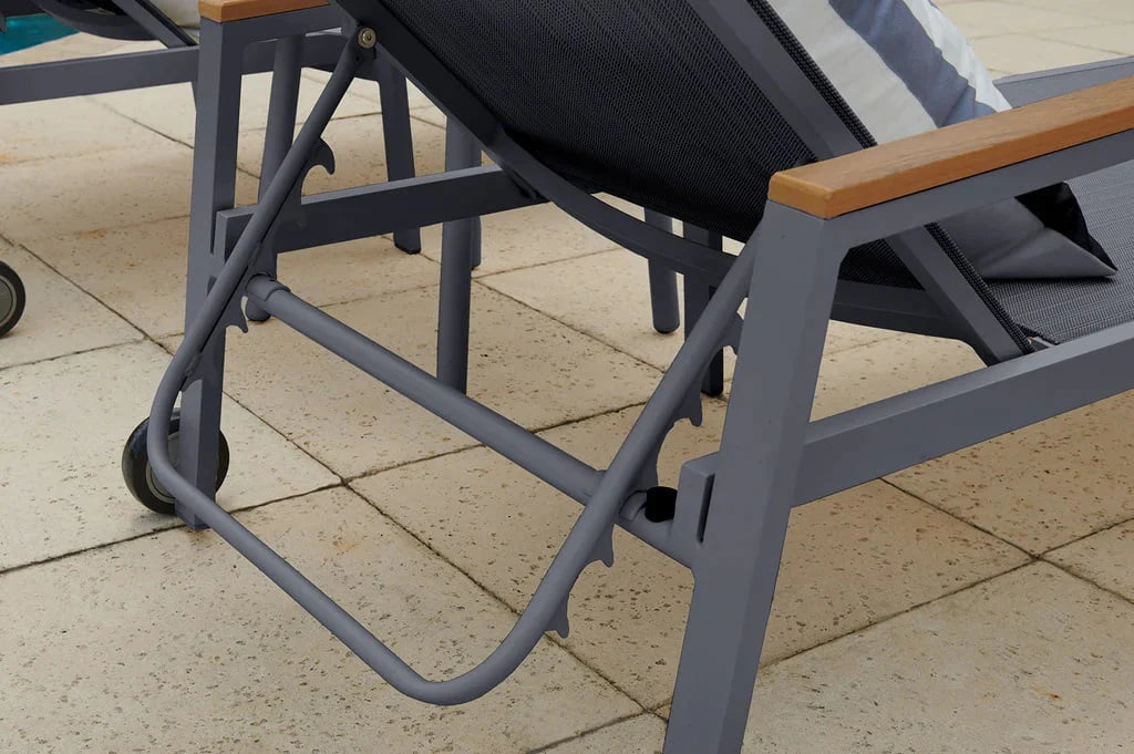 Milan 3-Piece Aluminum Outdoor Patio Furniture Chaise Lounge Chair Set in Charcoal w/Two Chaise Lounge Chairs and Side Table