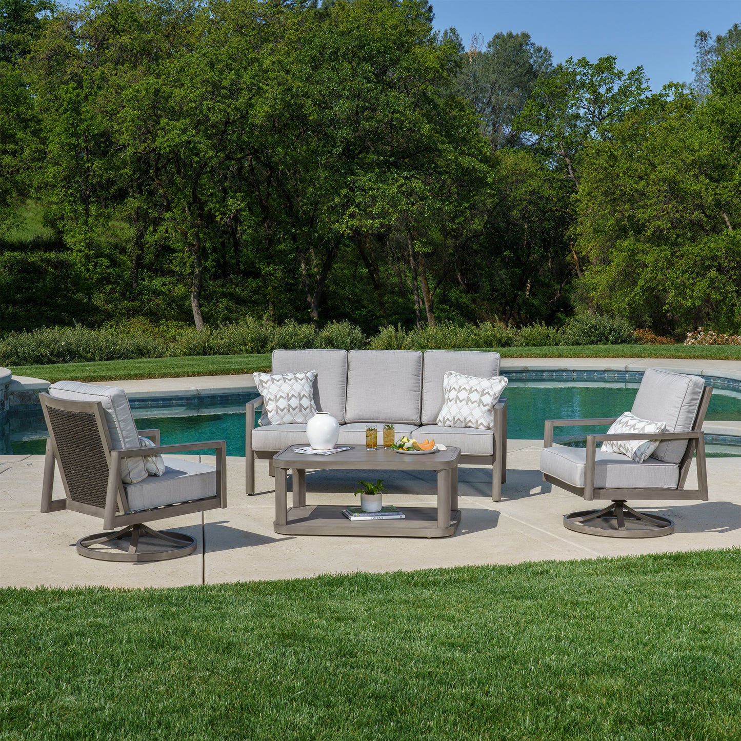 SunVilla Santiago 4-piece Outdoor Patio Deep Seating Set