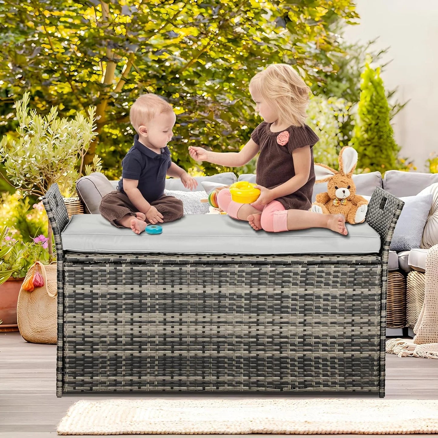SOLAURA 90 Gallon Patio Wicker Storage Bench w/Cushion, Outdoor Rattan Deck Storage Box w/Handles & Hydraulics, Gray