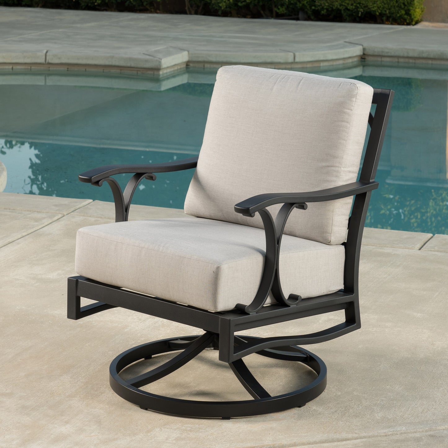 SunVilla Abington 4-piece Outdoor Patio Seating Set