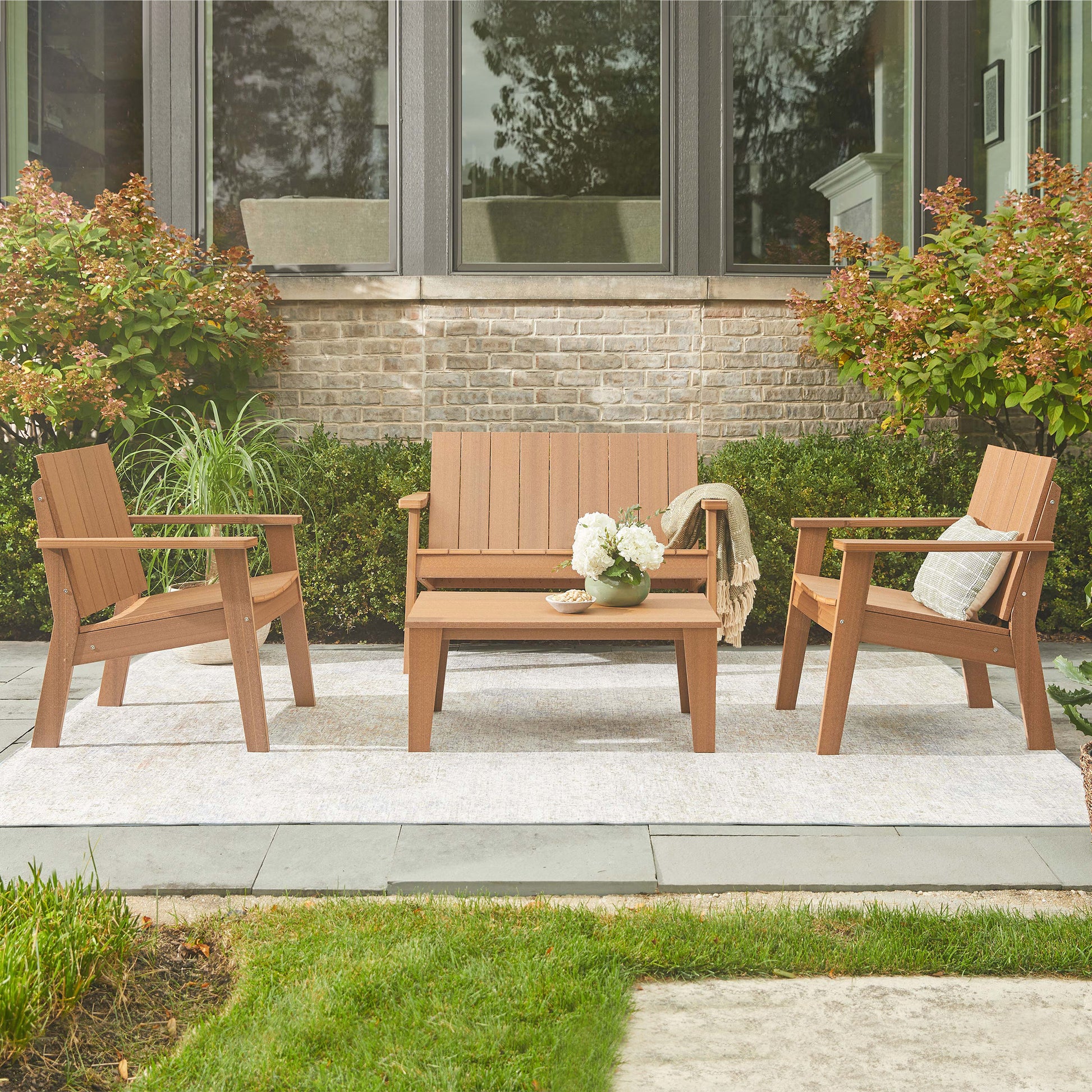 Leisure Line 4-piece Outdoor Patio Seating Set by Tangent