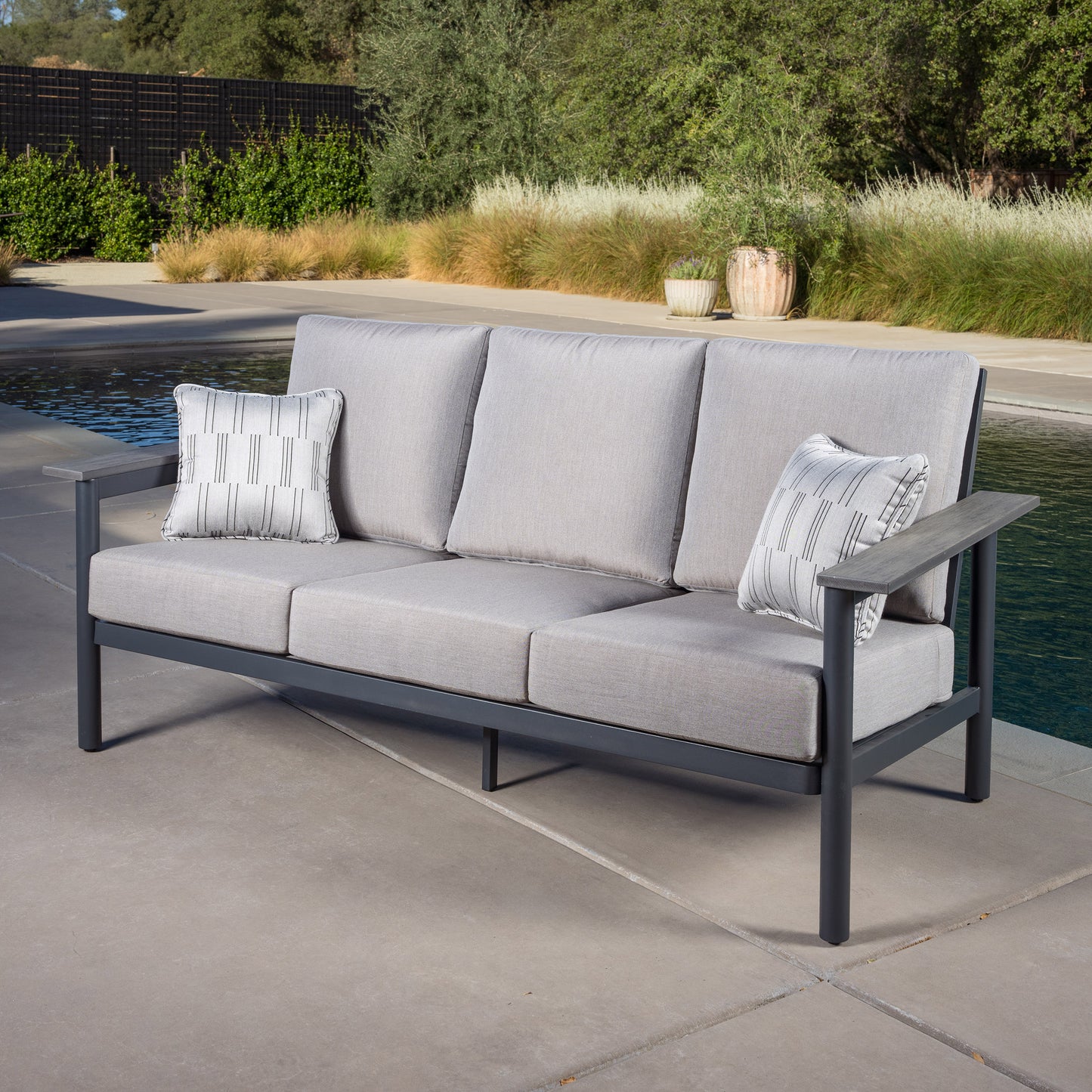 SunVilla Citadel 4-Piece Outdoor Patio Seating Set
