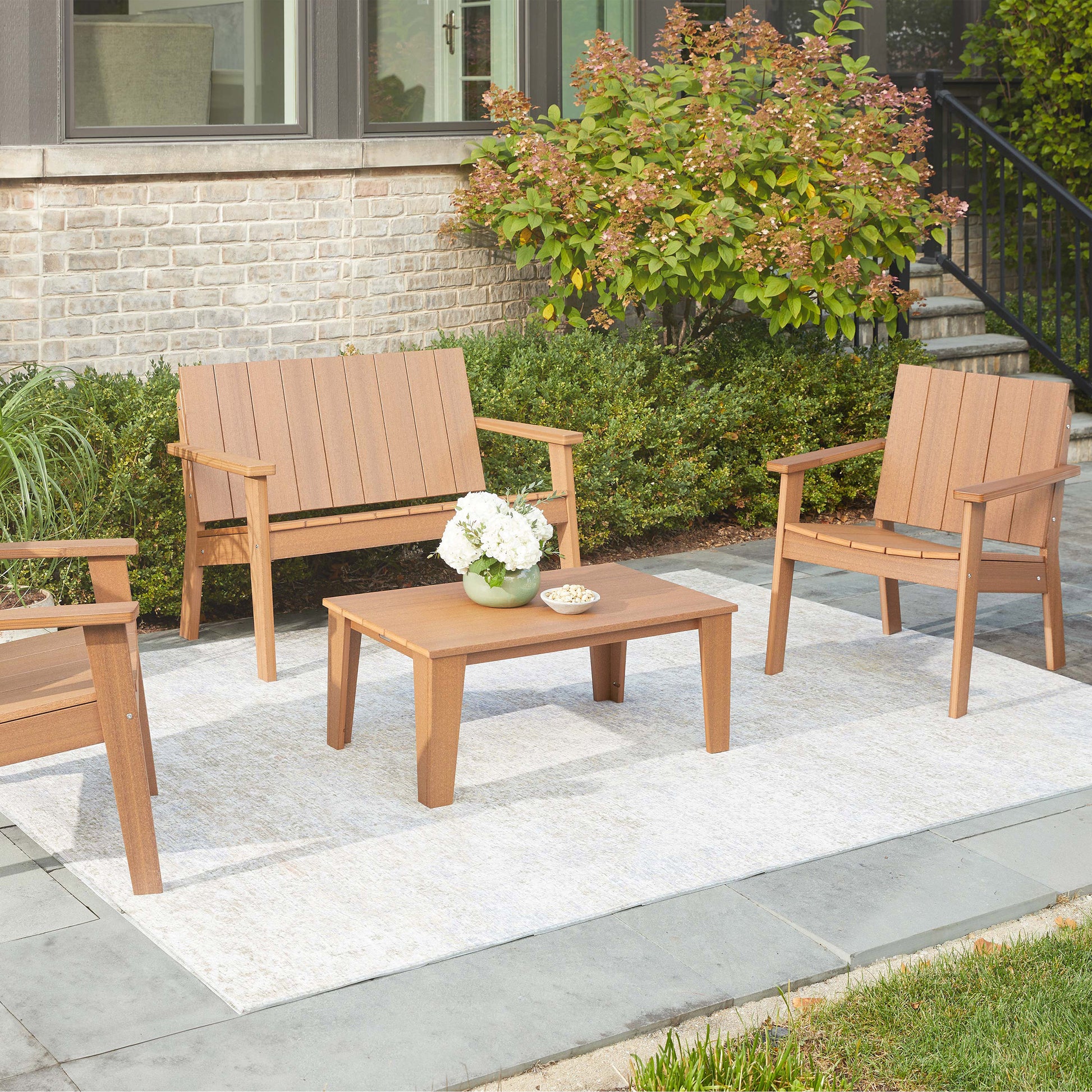 Leisure Line 4-piece Outdoor Patio Seating Set by Tangent