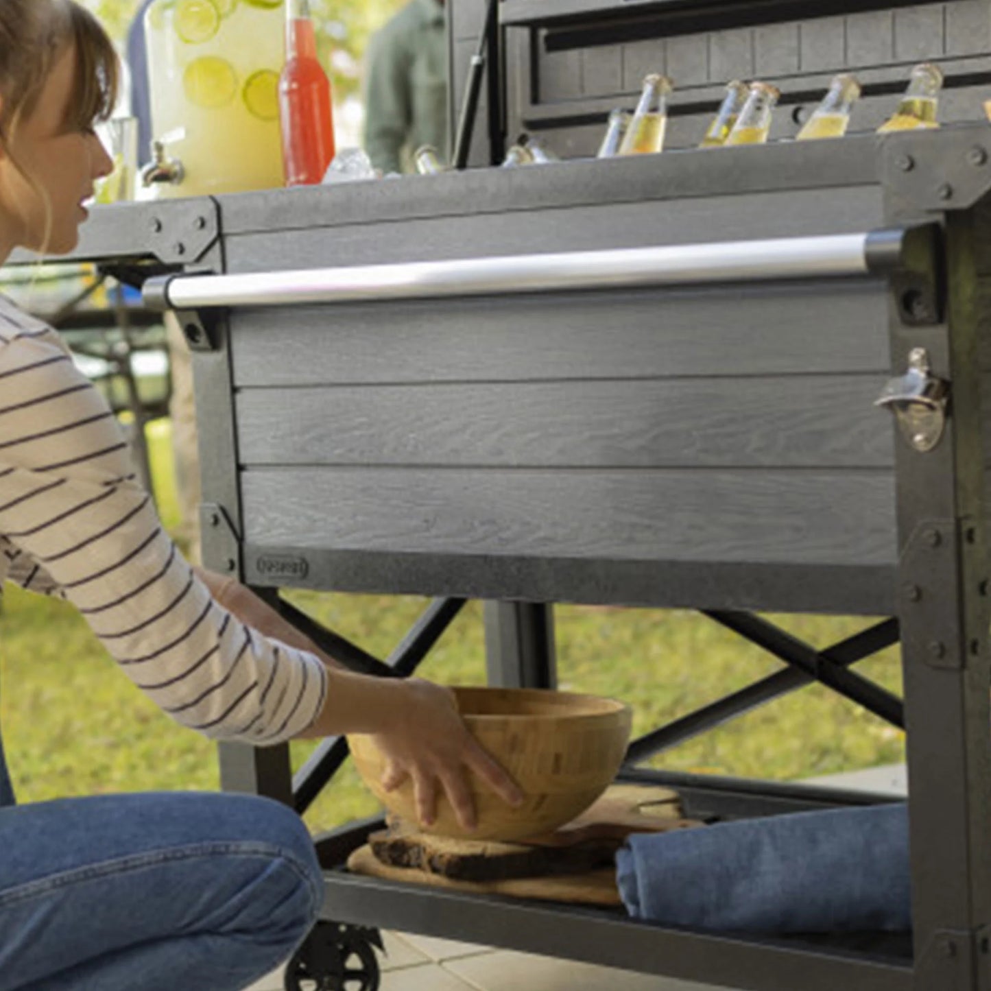 Open Box Keter Outdoor Patio Cooler Ice Chest Insulated Beverage Bar Cart, Gray