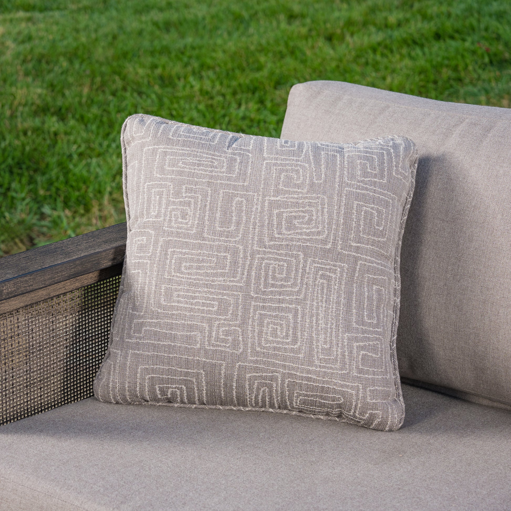 SunVilla Camille 4-piece Outdoor Patio Seating Set