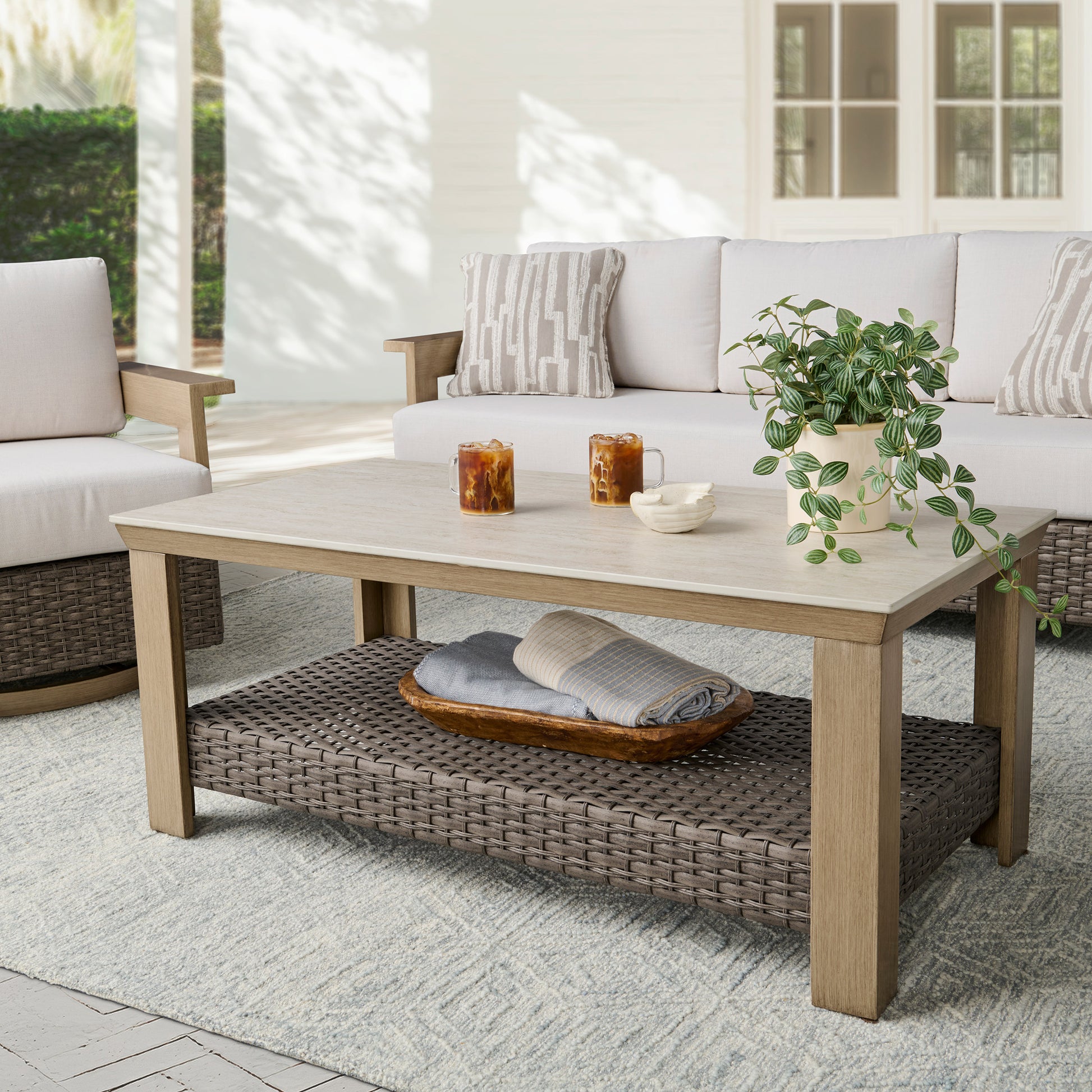 Agio Juniper 4-piece Patio Seating Set