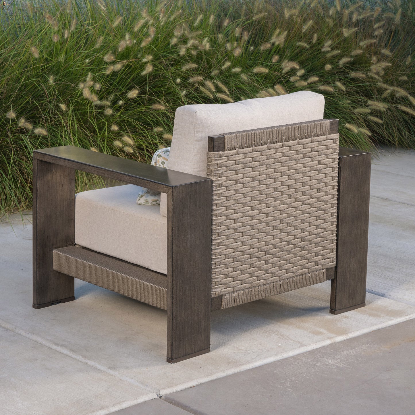 SunVilla Bedford XL 4-piece Outdoor Patio Seating Set