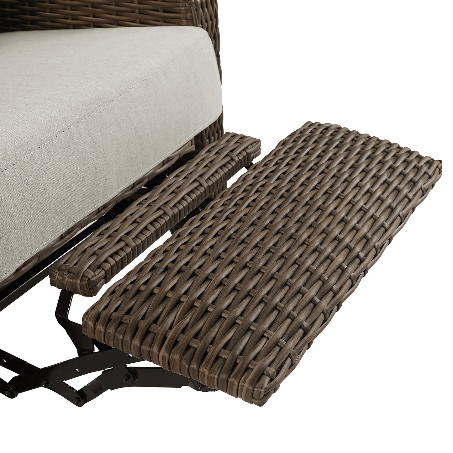 Thomasville Barston 4-piece Outdoor Patio Seating with Kick-out Foot Rests