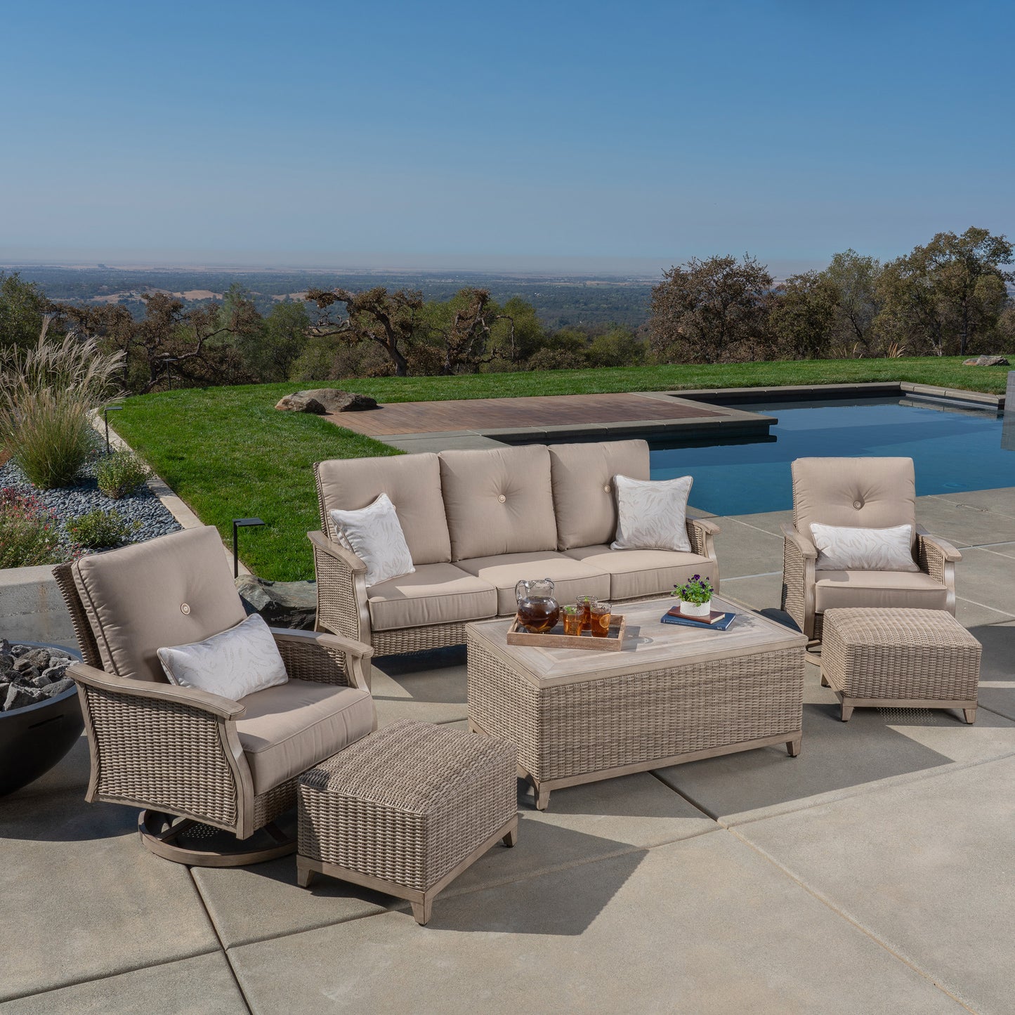 SunVilla Johanna 6-piece Outdoor Patio Deep Seating Set