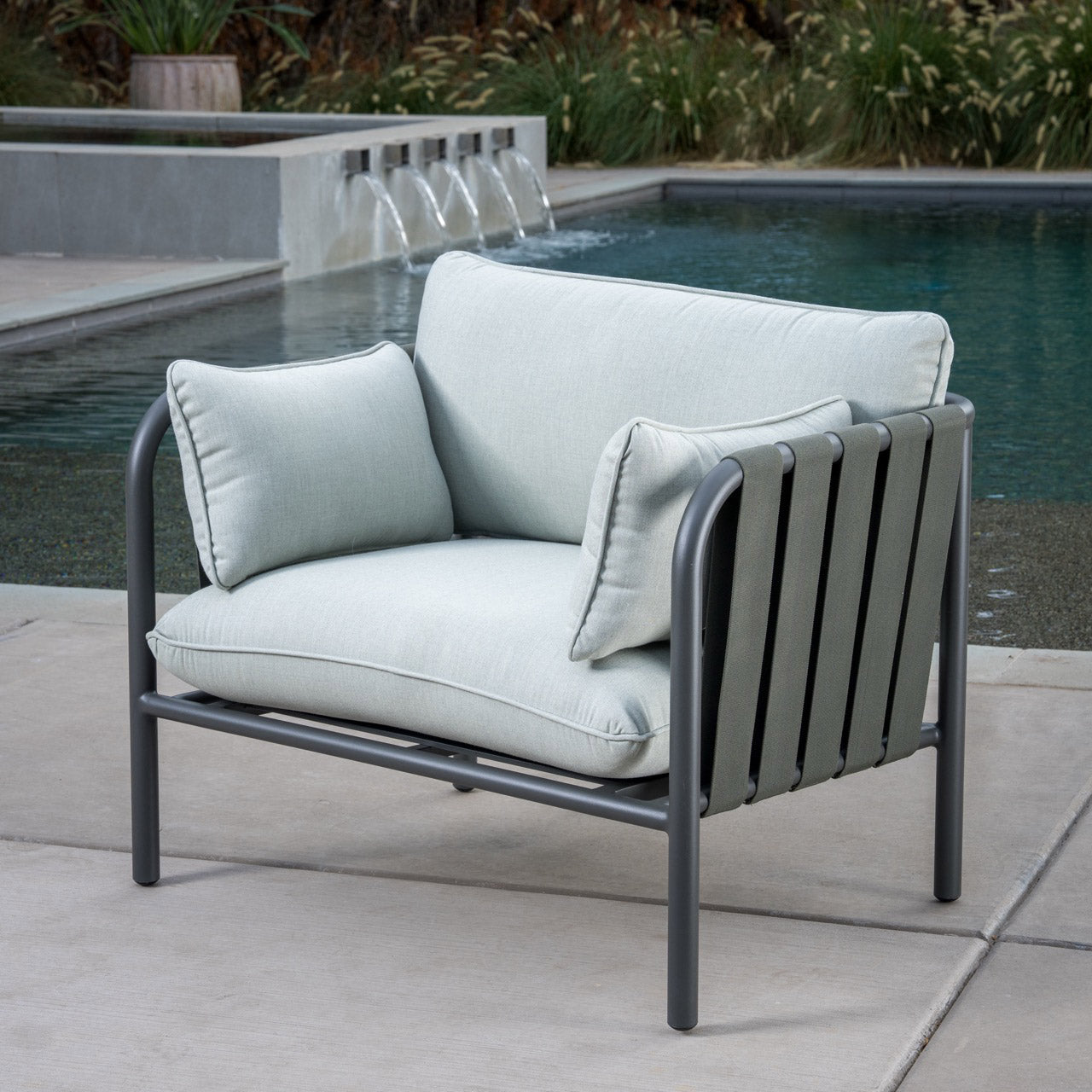 SunVilla Hagen 4-piece Outdoor Patio Seating Set