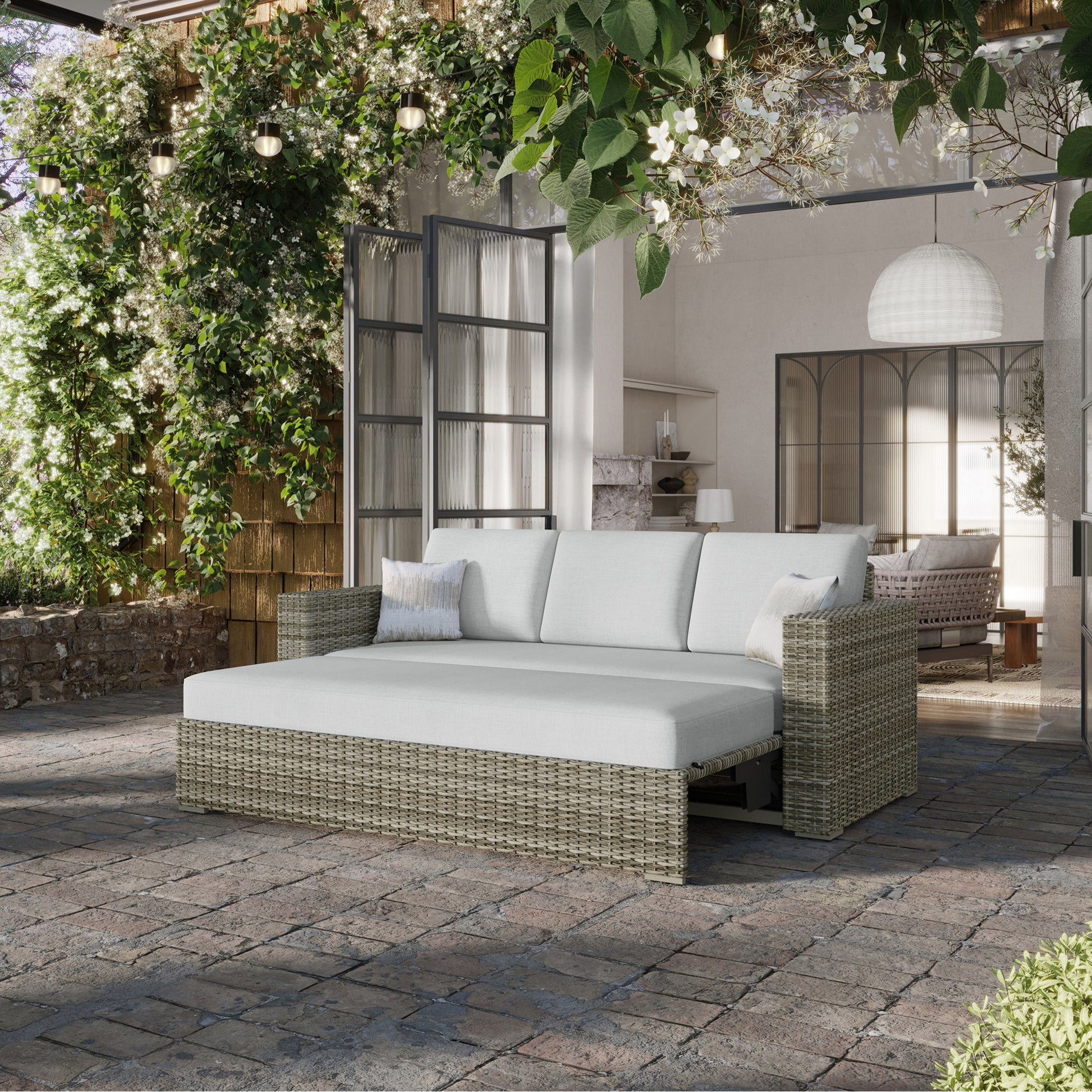 Thomasville Dillard Convertible Outdoor Patio Sofa Set