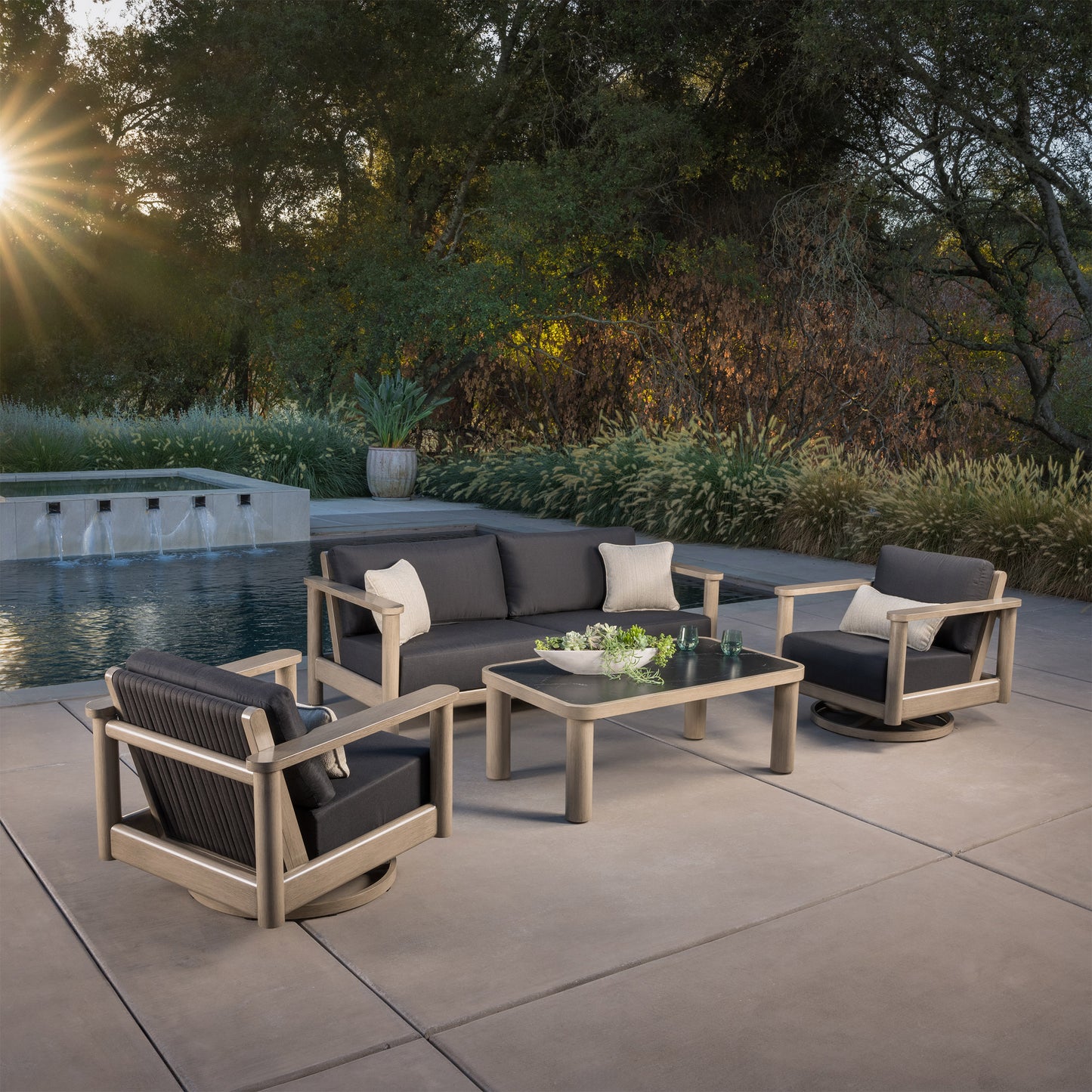 SunVilla Barton 4-piece Outdoor Patio Seating Set
